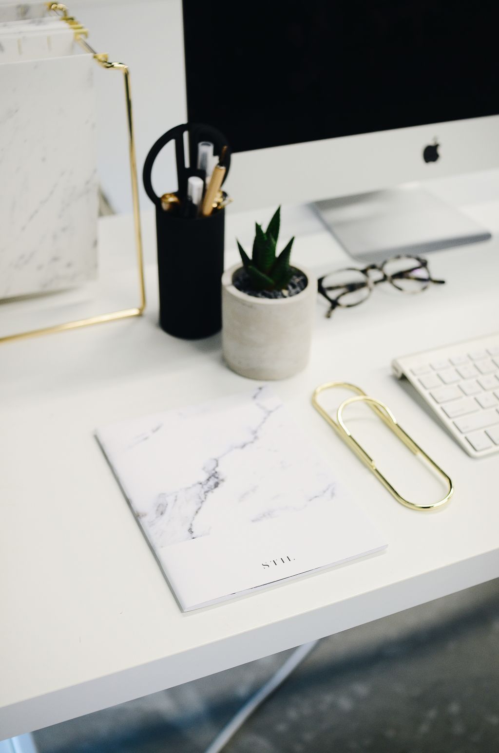 Manuals: Manuals Online printing: A4/A3/A2/A1, PDF, documents, posters, calendars, canvases, photos - No need to look for a print shop! Order online with FilePrint.